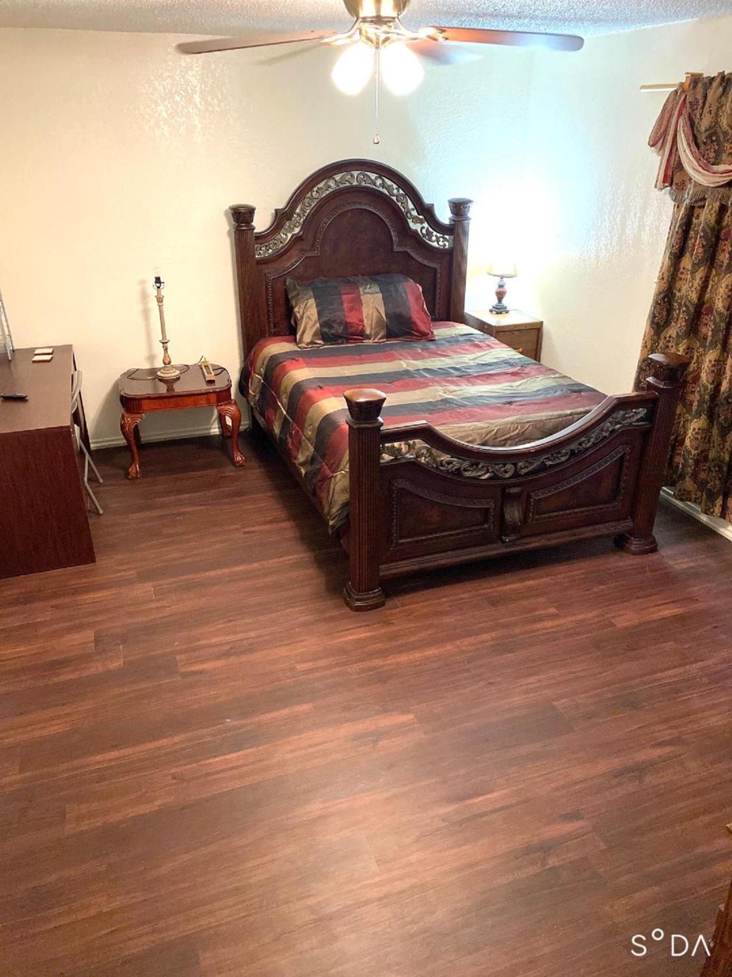 Homestayyy Dallas Bagian luar foto